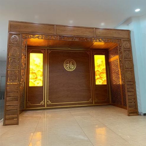 Thiết Kế Vách Phòng Thờ Gỗ Gõ Đỏ Kết Hợp Tranh Trúc Chỉ VN-4432